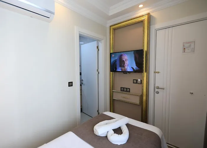 Blue Zerzevan Hotel