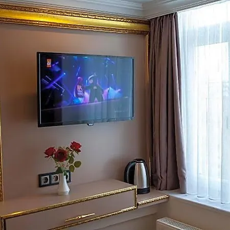 Blue Zerzevan Hotel