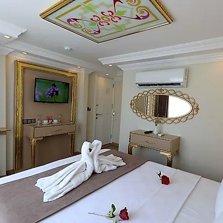 Blue Zerzevan Hotel