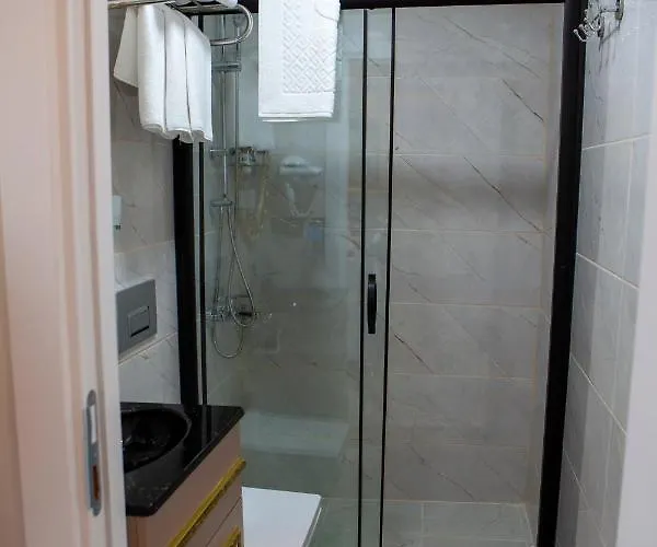 Blue Zerzevan 酒店