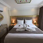 Blue Zerzevan Hotel